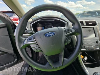 2020 Ford Fusion SE - miniatura 10