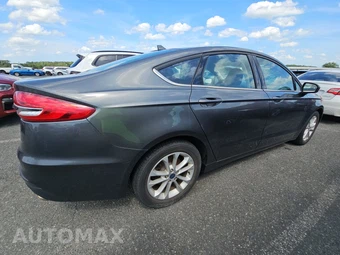 2020 Ford Fusion SE - miniatura 4