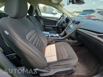2020 Ford Fusion SE - miniatura 8