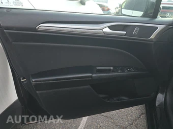 2020 Ford Fusion SE – miniatura 9