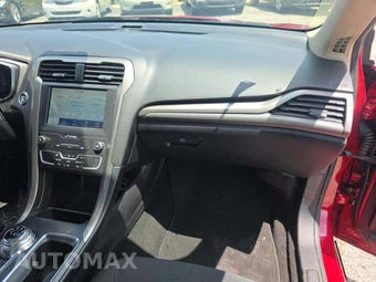 2020 Ford Fusion SE – miniatura 16