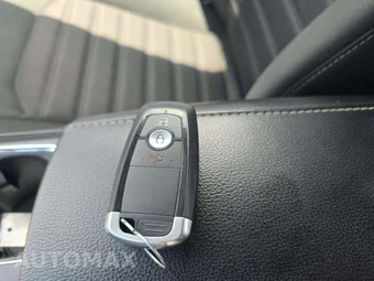 2020 Ford Fusion SE – miniatura 5