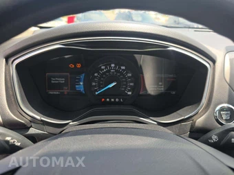 2020 Ford Fusion SE – miniatura 6