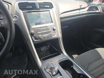 2020 Ford Fusion SE – miniatura 7