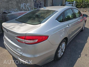 2020 Ford Fusion SE – miniatura 3