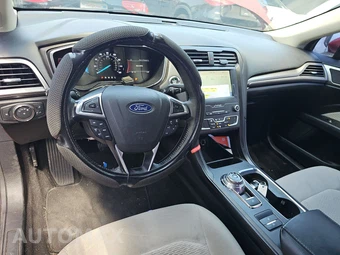 2020 Ford Fusion SE – miniatura 11