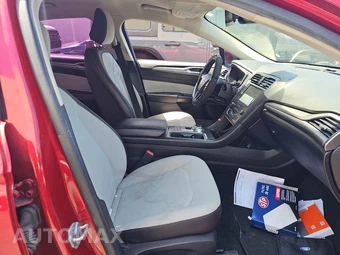 2020 Ford Fusion SE – miniatura 8