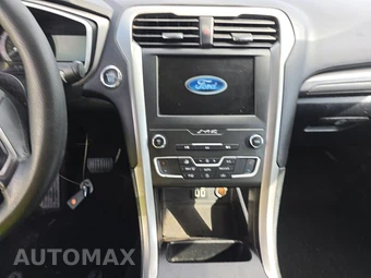 2020 Ford Fusion SE - miniatura 11