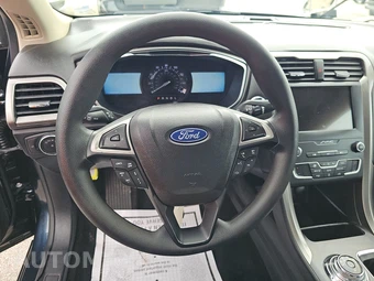 2020 Ford Fusion SE - miniatura 10