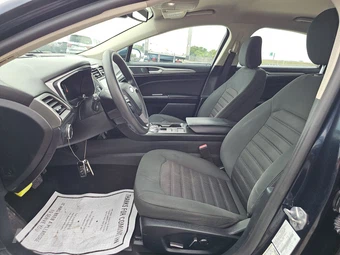 2020 Ford Fusion SE - miniatura 7