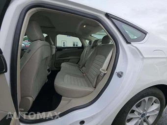 2020 Ford Fusion SE – miniatura 13