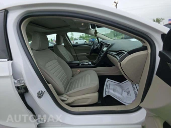 2020 Ford Fusion SE – miniatura 18