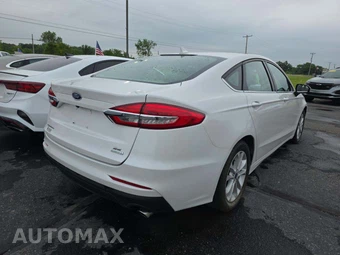 2020 Ford Fusion SE – miniatura 3