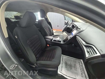 2020 Ford Fusion SE – miniatura 18