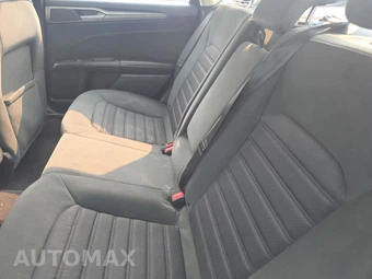 2020 Ford Fusion SE – miniatura 13