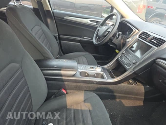 2020 Ford Fusion SE – miniatura 8
