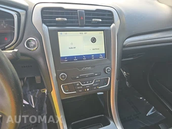2020 Ford Fusion SE – miniatura 11