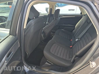 2020 Ford Fusion SE – miniatura 13