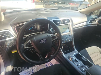 2020 Ford Fusion SE - miniatura 11
