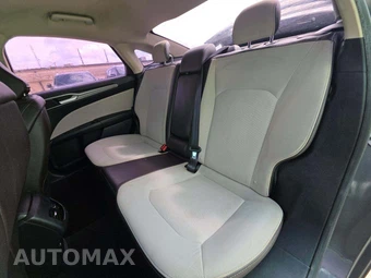 2020 Ford Fusion SE – miniatura 10