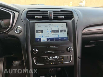 2020 Ford Fusion SE – miniatura 7