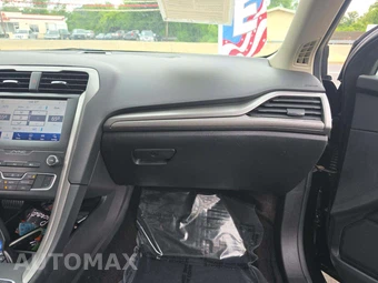2020 Ford Fusion SE - miniatura 19