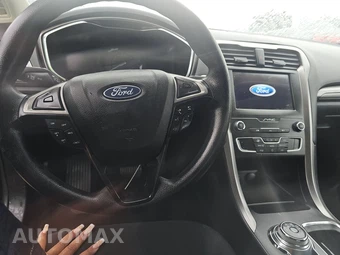 2020 Ford Fusion SE - miniatura 11