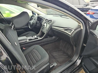 2020 Ford Fusion SE - miniatura 8