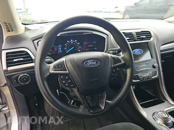 2020 Ford Fusion SE - miniatura 10