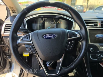 2020 Ford Fusion SE – miniatura 10