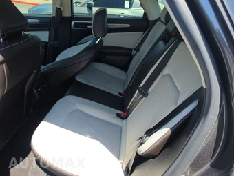 2020 Ford Fusion SE – miniatura 13