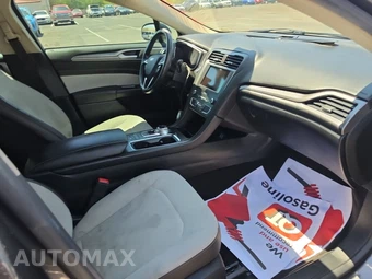 2020 Ford Fusion SE – miniatura 8