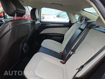 2020 Ford Fusion SE – miniatura 13