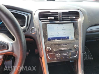 2020 Ford Fusion SE - miniatura 11