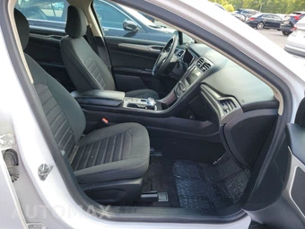 2020 Ford Fusion SE - miniatura 8