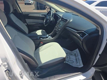 2020 Ford Fusion SE – miniatura 15