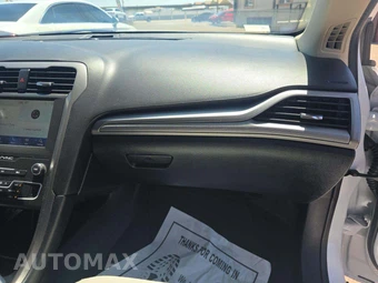 2020 Ford Fusion SE – miniatura 16