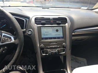2020 Ford Fusion SE – miniatura 7