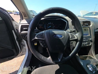 2020 Ford Fusion SE – miniatura 10