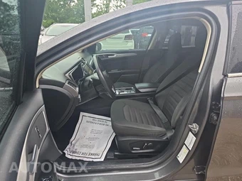 2020 Ford Fusion SE – miniatura 7