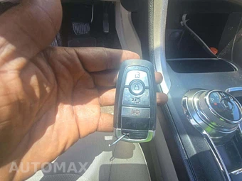 2020 Ford Fusion SE – miniatura 5