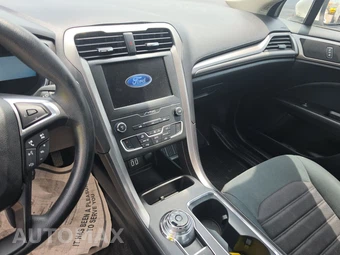 2020 Ford Fusion SE - miniatura 11