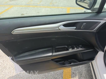 2020 Ford Fusion SE - miniatura 9