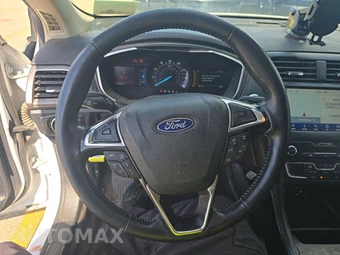 2020 Ford Fusion SE – miniatura 10