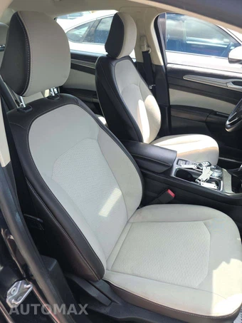 2020 Ford Fusion SE – miniatura 18