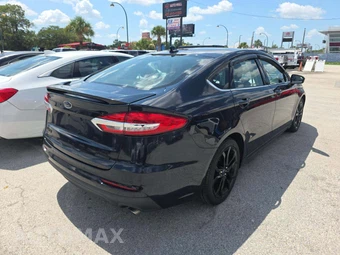 2020 Ford Fusion SE – miniatura 3