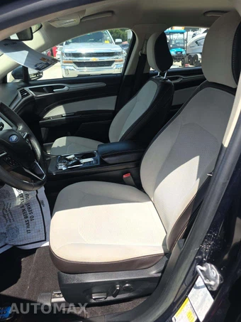 2020 Ford Fusion SE – miniatura 6