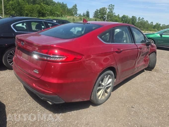 2020 Ford Fusion SE – miniatura 4