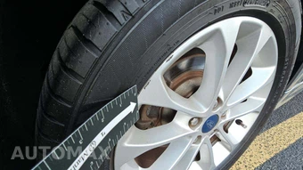 2020 Ford Fusion SE - miniatura 25