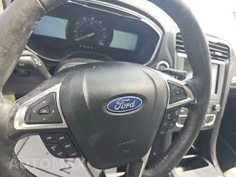2020 Ford Fusion SE - miniatura 10